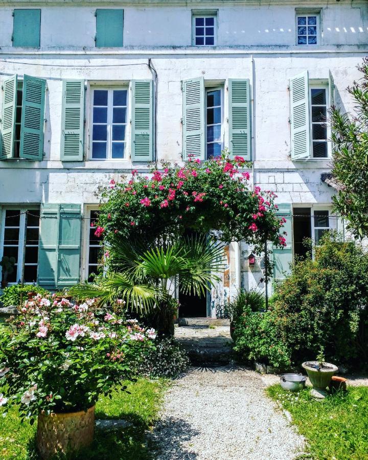Saint-SavinienQuai Des Fleurs住宿加早餐旅馆 外观 照片